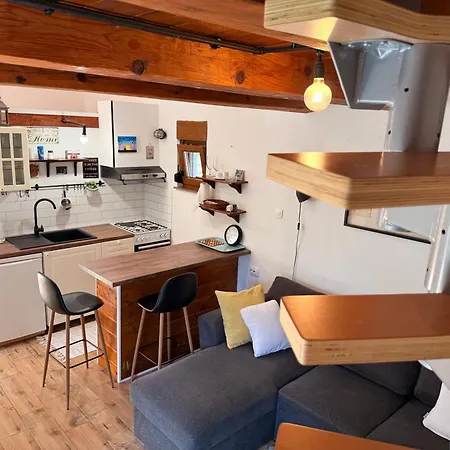 Tiny House M-m アパート ザダル